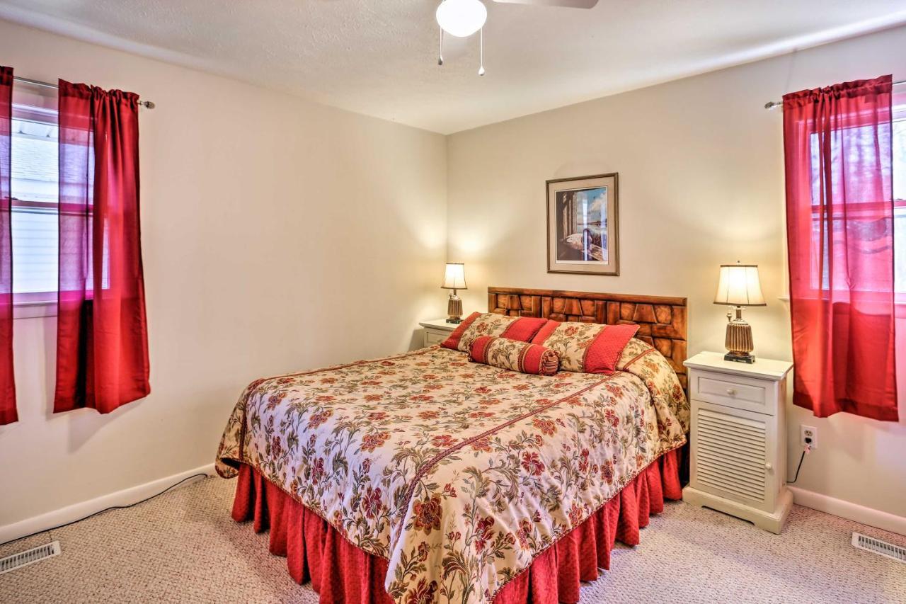 Lake Waccamaw Home With Fenced Yard And Shared Pier! מראה חיצוני תמונה